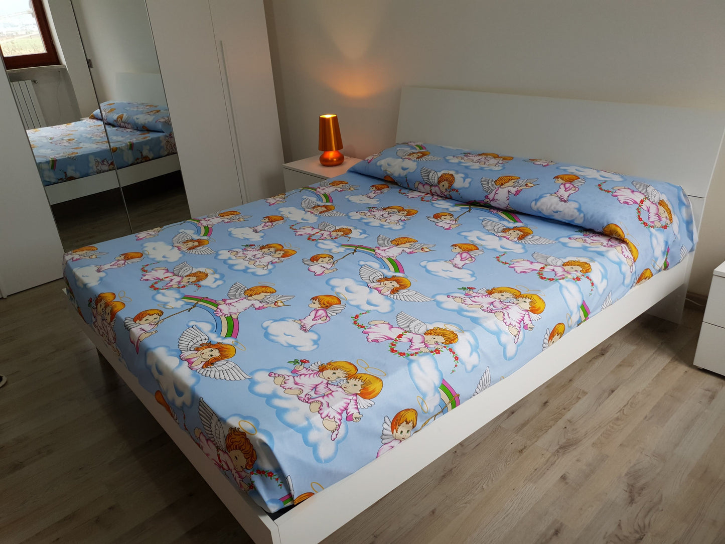 Cotone 80% , poliestere 20%, certificato Oeko Tex , altezza 220 cm